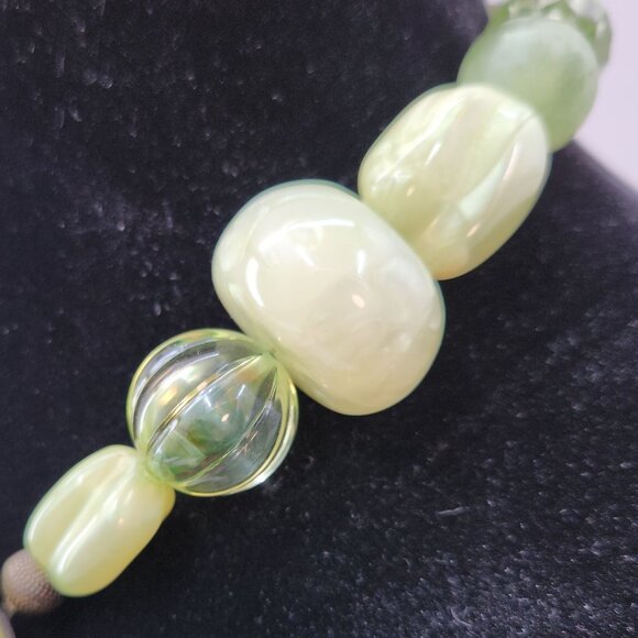 Chunky Green Beaded Statement Necklace With Large Light Green Pendant & Bronze A - Picture 7 of 12